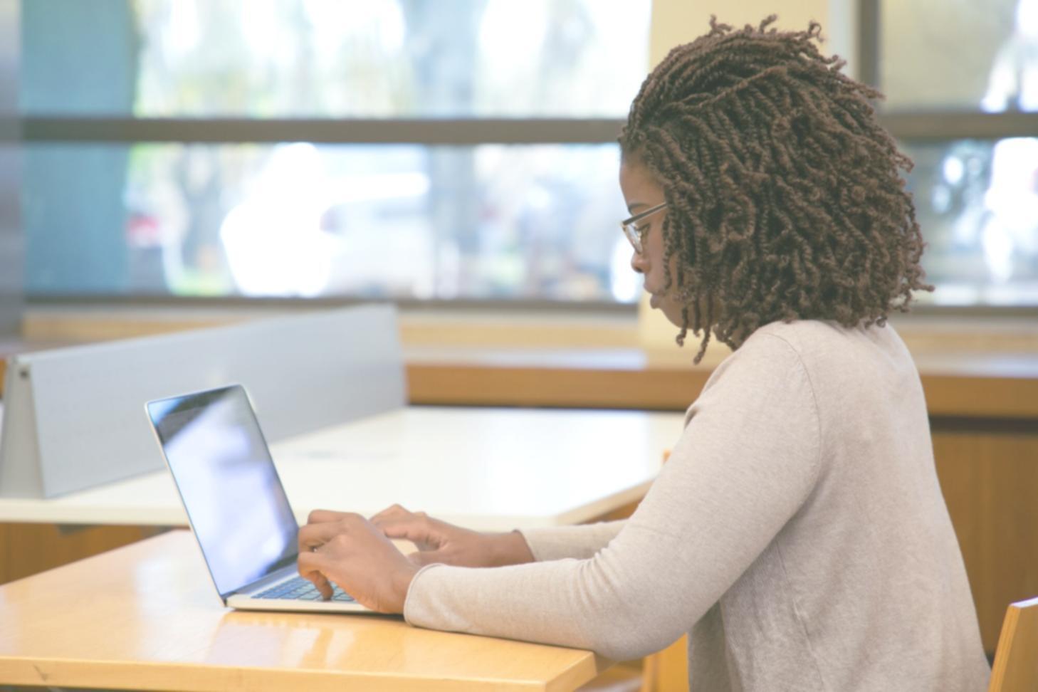 Ambiente professionale per la formazione nelle negoziazioni finanziarie